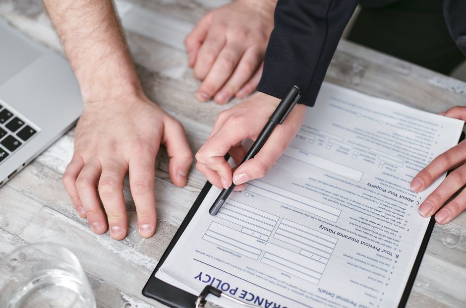 How to Choose Between Term and Whole Life Insurance: A Practical Guide featured image 108