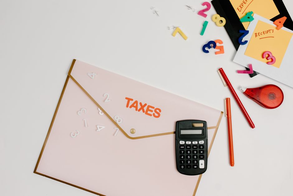 How Your Tax Bracket Works: A Simple Guide to Saving More featured image 112