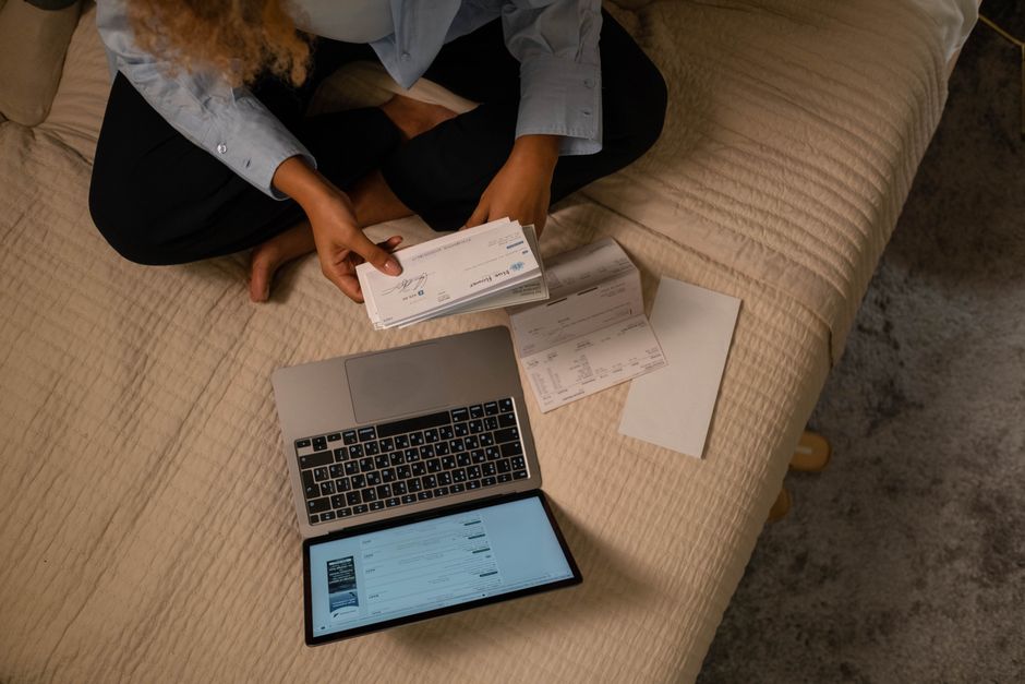 How to Choose Between a Checking and Savings Account: Your Essential Guide featured image 113