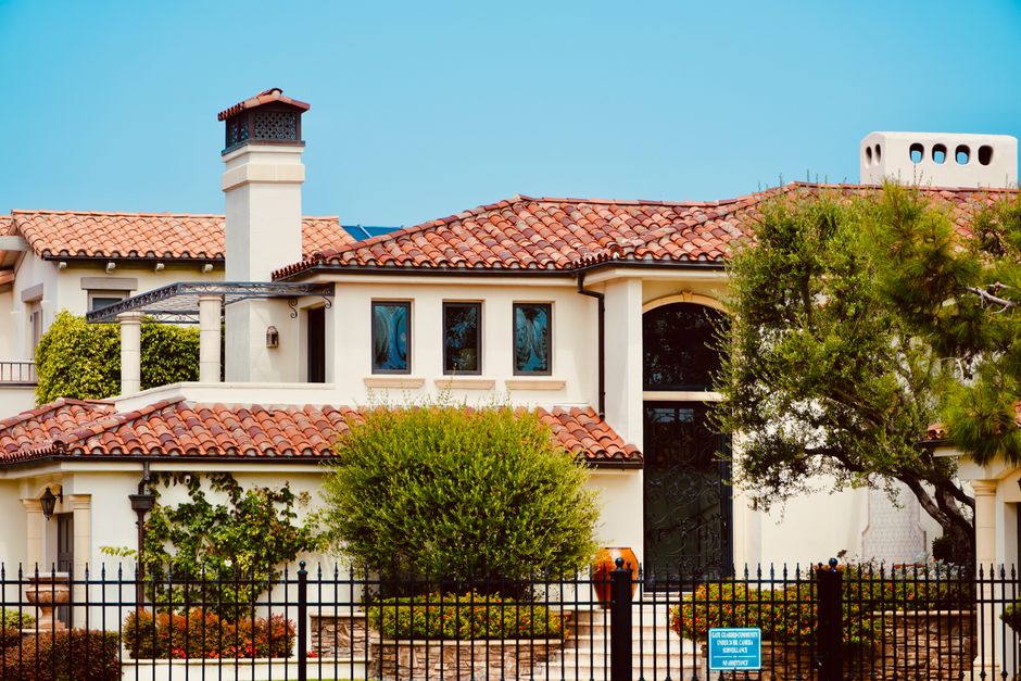 How to Build Wealth: Real Estate vs. Stocks for Long-Term Growth featured image 165