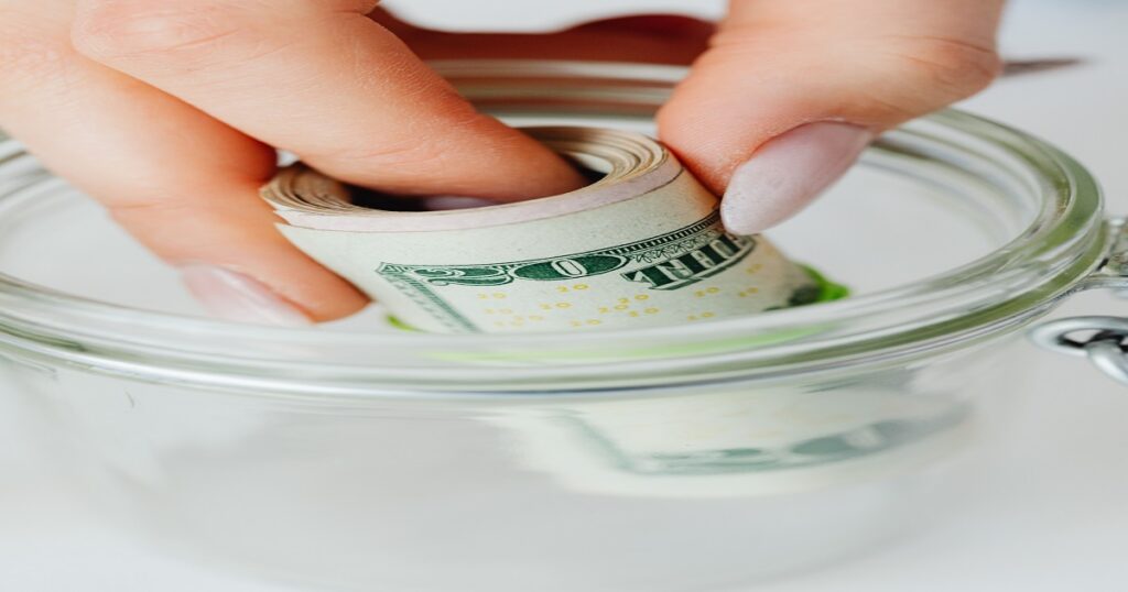 High-Yield Savings Accounts: How to Make Your Money Work for You Pexels Karola G 7680480 1024x538