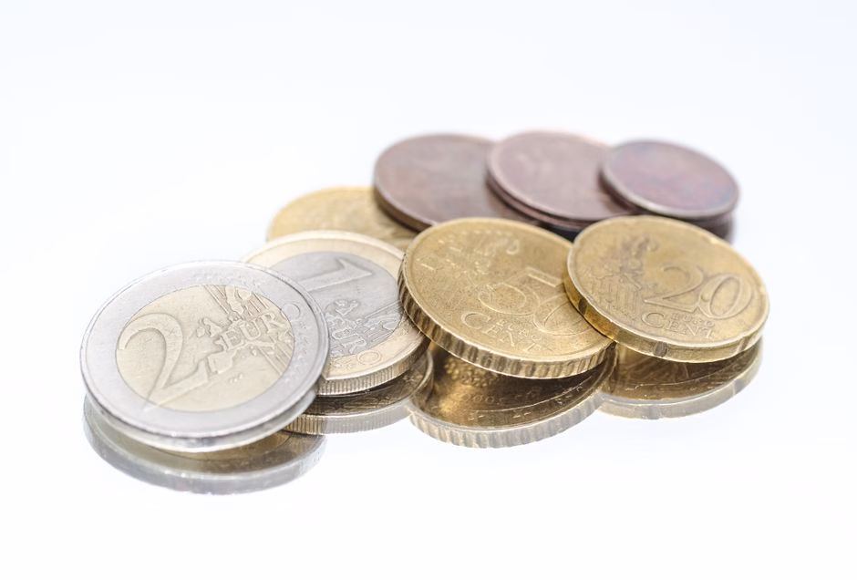 5 Realistic Money Saving Challenges for Beginners to Save 1000 Dollars